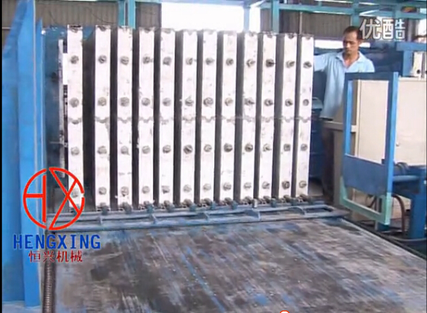 牆闆自(zì)動(dòng)生産線 全(quán)自動(dòng)輕質(zhì)牆闆(pǎn)機視頻